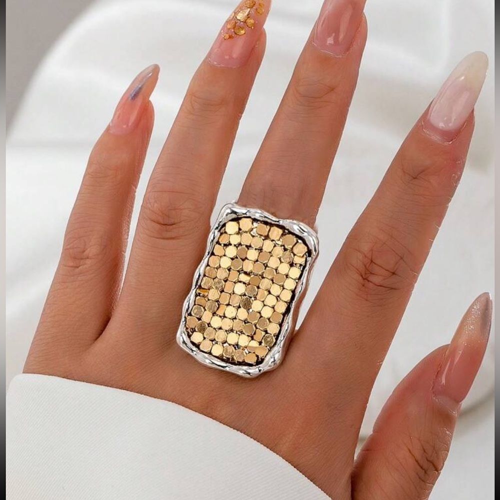 Elegant Gold and Silver Statement Ring R292